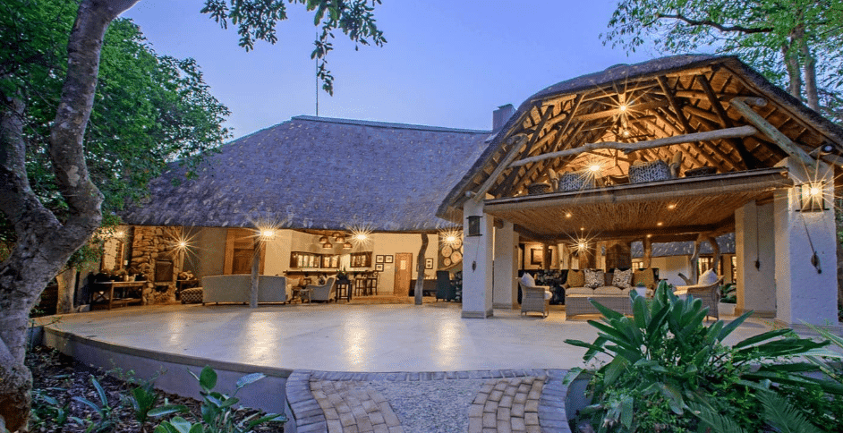 Sabi Sands Game Reserve - MoAfrika Tours Savanna Game Lodge